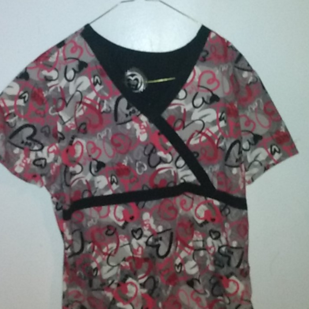 Patterned ursing uniform top
